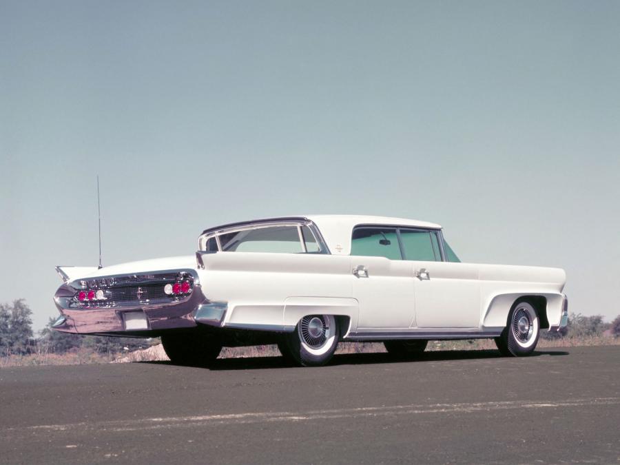  Lincoln Continental Mark III Landau 1958 года  (фото 12 из 15)